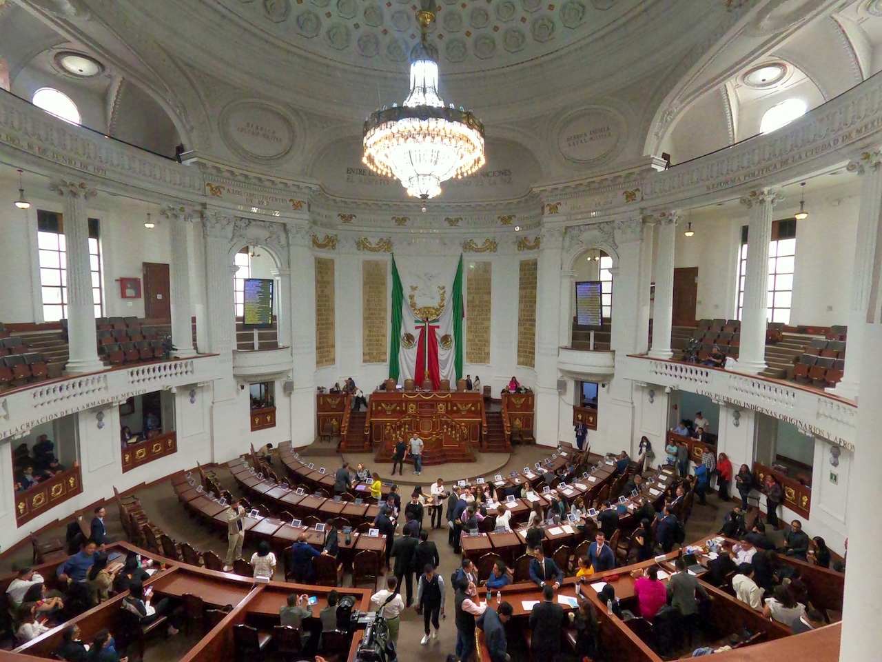 18개 주 의회, '황금 연금' 개혁안 승인: 다음 단계는?