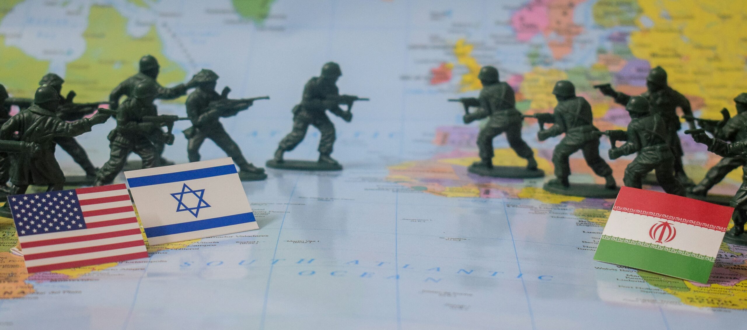 호르무즈 해협 봉쇄, 멕시코의 딜레마: 지정학적 위기가 석유, 달러, 소비자 지갑을 뒤흔들다