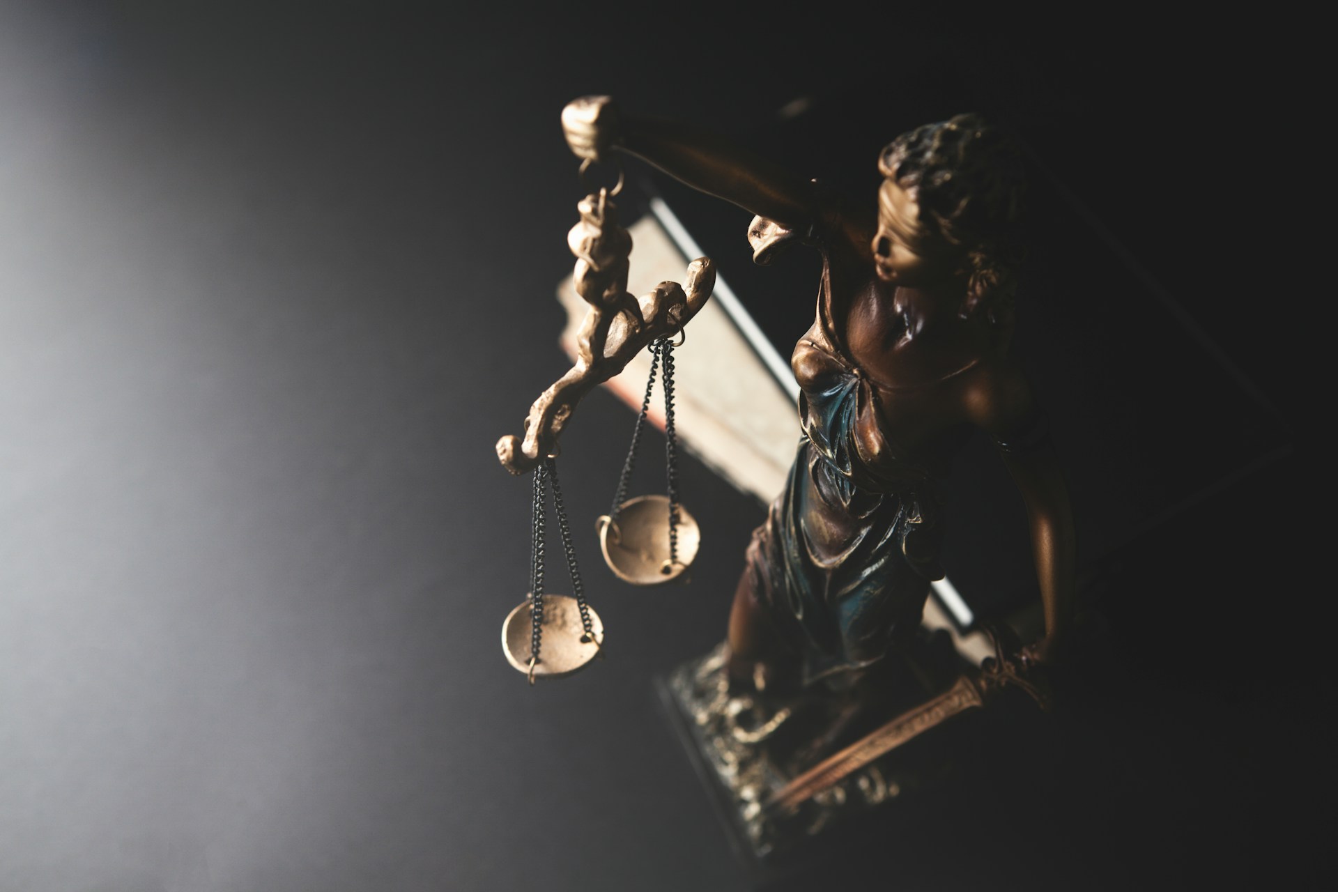 멕시코 사법 개혁, 국제적 논란 야기: UIM, Conatrib 제명