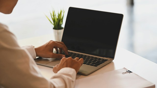 AI는 시간을 절약해 준다고 약속했는데, 오히려 시간을 낭비하게 만드는 것은 아닐까요?
